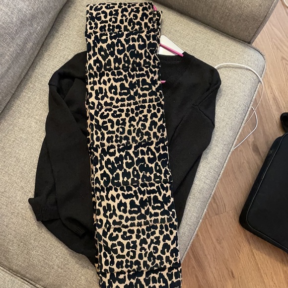 Maje Elara Long Leopard Puffy Scarf - Picture 3 of 3